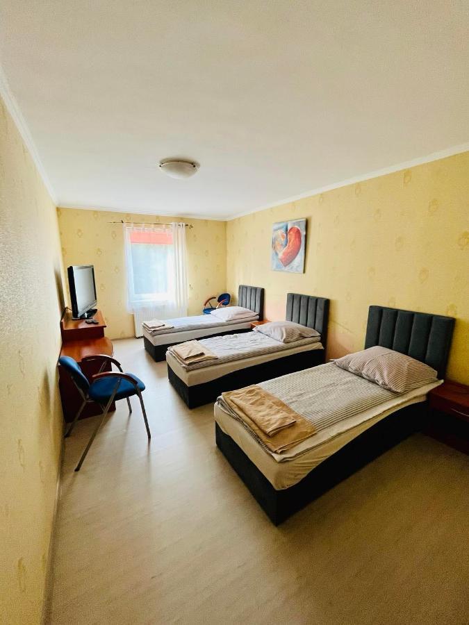 Zajazd U Toma Rosin Exteriér fotografie